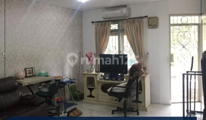 Dijual Rumah Modern Sangat Luas Siap Huni Strategis di Tanjung Duren Furnished