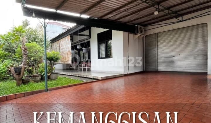For Sale Spacious and Comfortable House in Kemanggisan