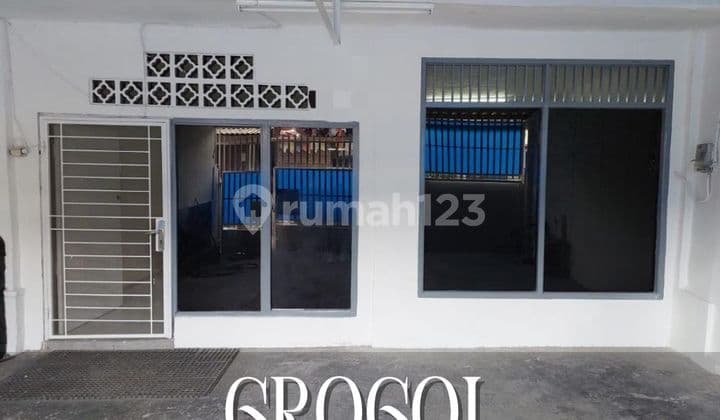 Very Cheap for Rent, Spacious House Ready to Occupy in Grogol