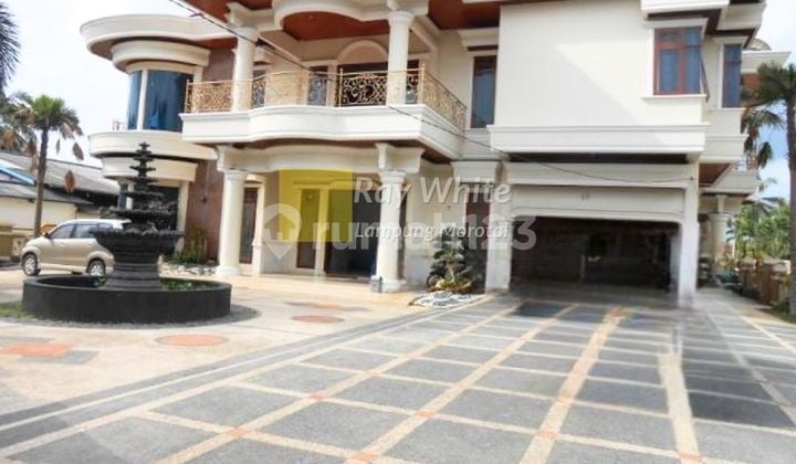 Rumah Mewah Lantai 2 Pusat Kota B. Lampung