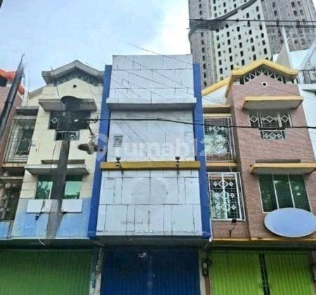 Ruko 3 Lantai Bagus Siap Pakai Raya Mulyosari