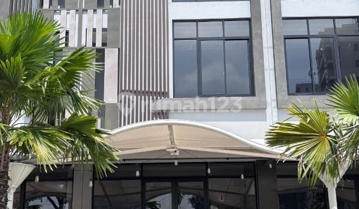 Ruko 3,5 Lantai di Beverly Pakuwon City Siap Pakai