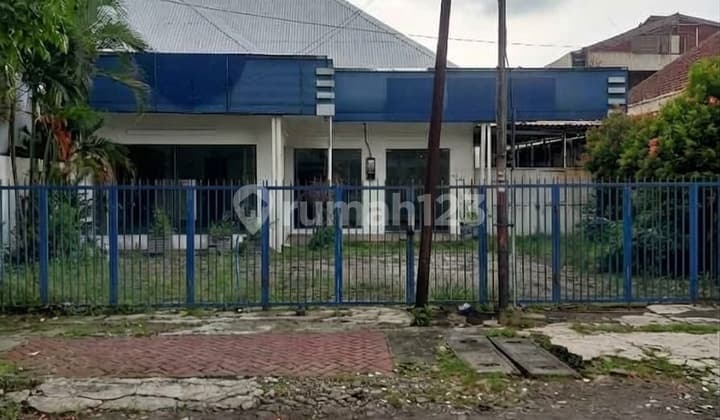 One-Story Business House on Zero Kutai Main Road Ready to Use