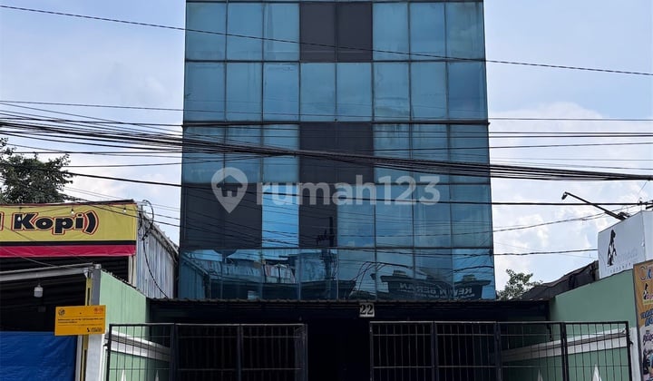 Ruko 3 Lantai di Raya Brigjend Katamso Siap Pakai Ruko 3 Lantai di Raya Brigjend Katamso Siap Pakai