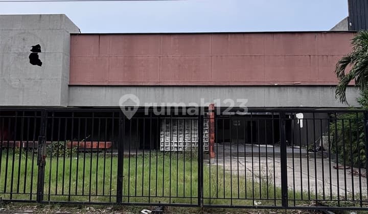 Zero-Floor Shop House on Jalan Raya Kertajaya Indah