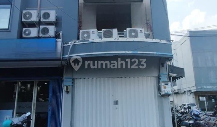 Ruko 3 Lantai Nol Jalan Raya Klampis Jaya Siap Pakai - Surabaya Timur