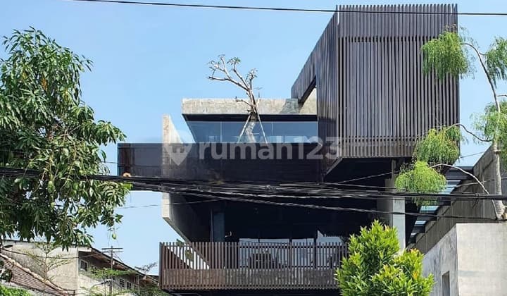 Disewakan Ruko 3 Lantai di Nol Jalan Raya Hr Muhammad Siap Pakai