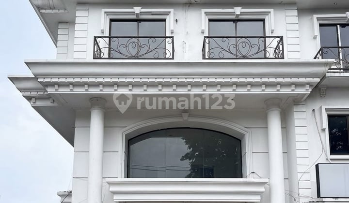 Ruko 3 Lantai di Nol Jalan Raya Mayjend Sungkono Siap Pakai