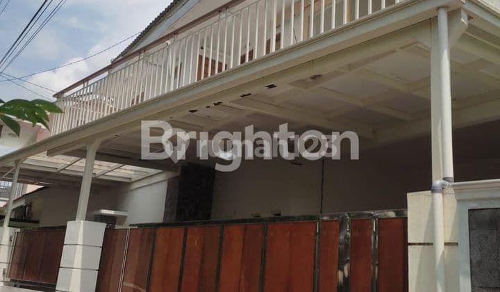 RUMAH MEWAH BERTINGKAT STRATEGIS BESERTA SELURUH ISI & PERABOTNYA DI DAERAH SLEMAN YOGYAKARTA.