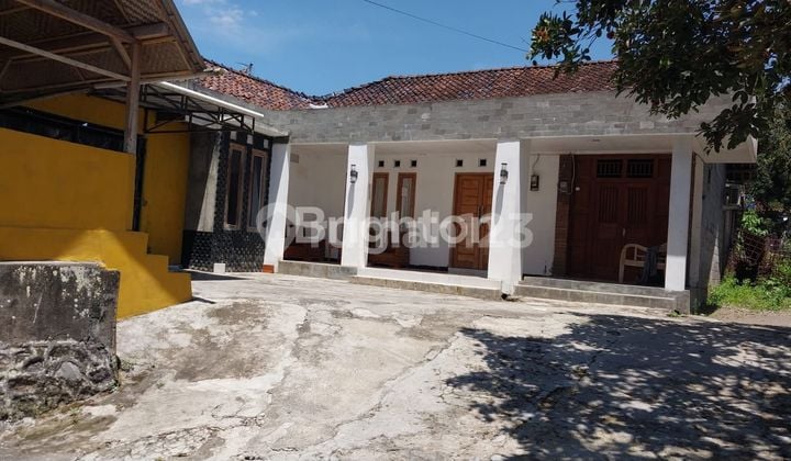 HOUSE FOR SALE, PRICED BY LAND ONLY, STRATEGIC LOCATION NEAR SAMSAT SLEMAN