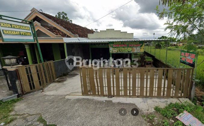 Land for Sale with Free House, Strategically Located in Front of MM Supermarket, Kalasan Sleman