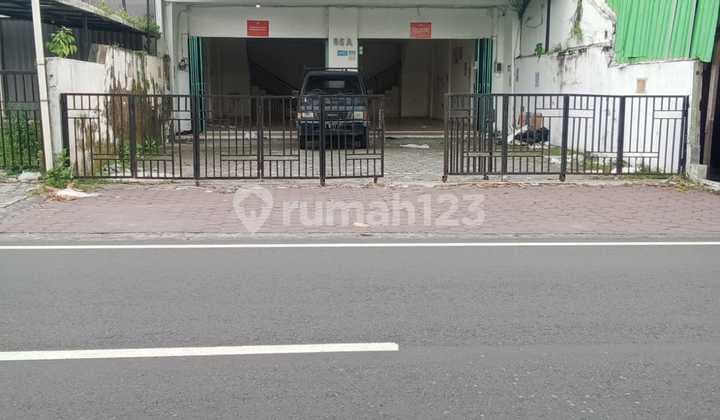 For Rent: Strategic 2-Story Shop House by Palagan Road km.9 Sleman, Near Kaliurang Road & Northern Ring Road!