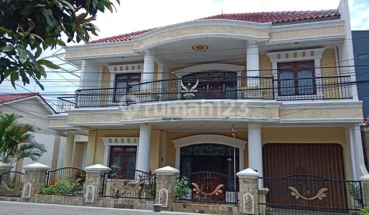 FOR SALE LUXURY HOUSE READY TO OCCUPYSTRATEGIC & COMFORTABLE LOCATION IN WEST SEMARANG