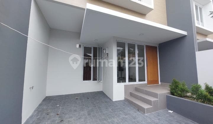 Dijual Rumah Baru Bangun Modern Minimalis dan Tersisa 3 Unit yang Terletak di Bintaro Tangerang Selatan