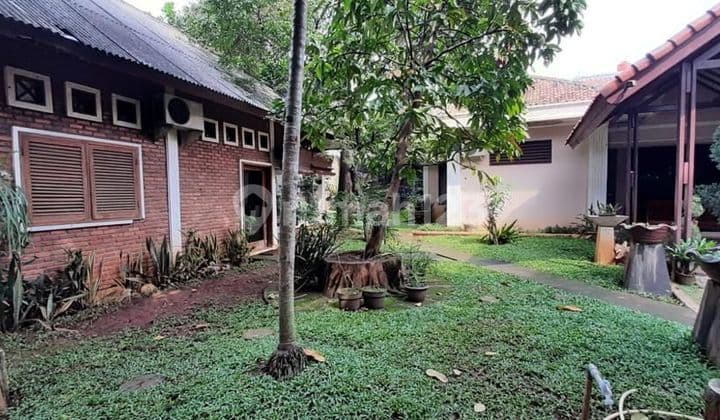 Dijual Tanah(rumah Tidak Dihitung) Dengan Luas 1398 M2 Didaerah Kebayoran Jakarta Selatan
