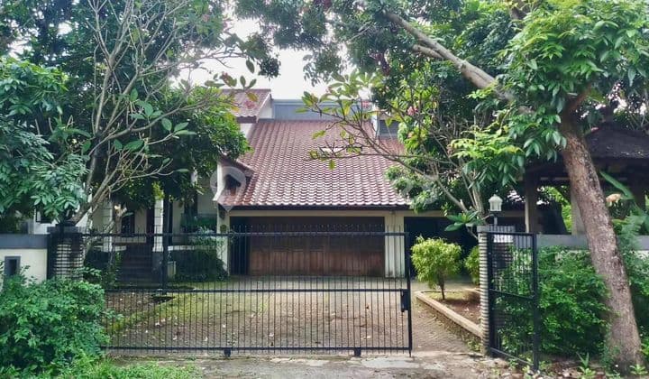 Dijual Rumah 2 Lantai dengan Tanah dan Bangunan Luas yang Berlokasi di Bintaro Pesanggrahan Jakarta Selatan