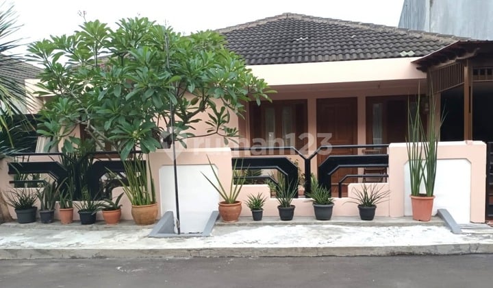 Dijual 2 Rumah Satu Lantai yang Dijadikan Satu Dilokasi Ciputat Tangerang Selatan