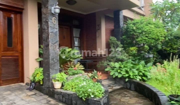 Dijual Rumah Bergaya Minimalist Modern dengan Lt/Lb : 256M2/314M2 di Bintaro Tangerang Selatan