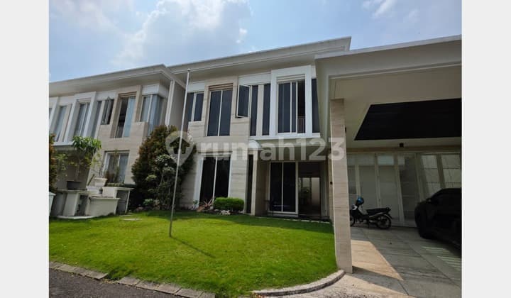 Rumah Bagus dan Strategis Dekat Ptc, Pakuwon Indah, Sby