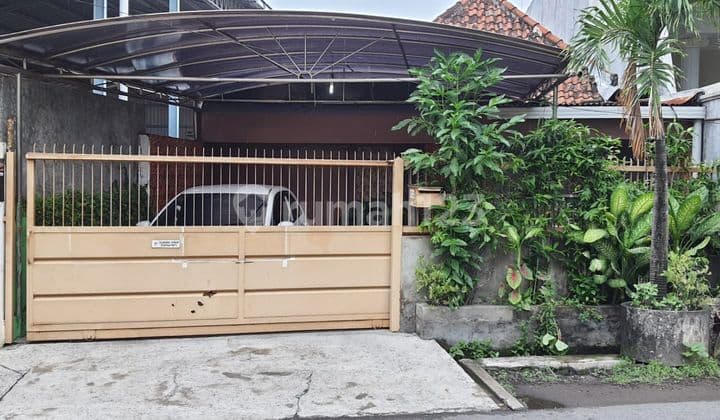 One-Story House Near Gubeng Station Surabaya