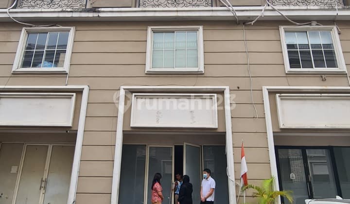 Ruko Cbd 4 Lantai di Green Lake Cipondoh Siap Huni