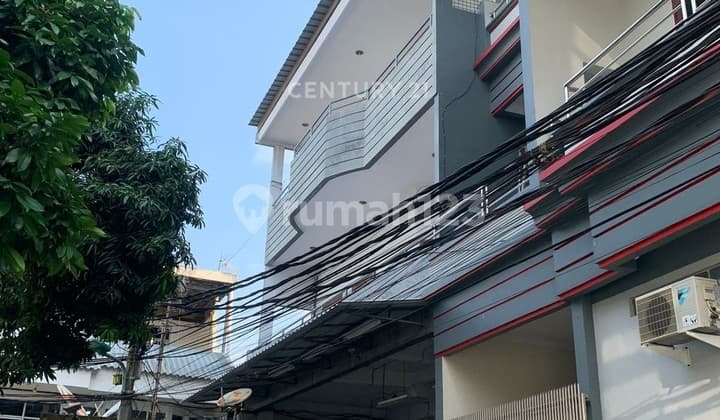 Rumah 3 Lantai Hadap Timur di Jelambar Fajar Jakarta Utara