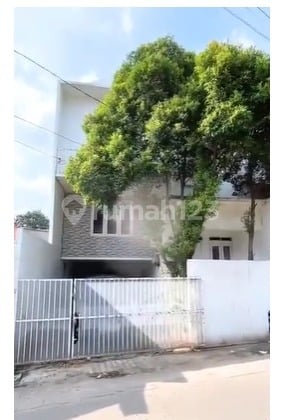 Rumah 3 Lantai Strategis di Kebagusan Iii Cocok untuk Buka Usaha - Harga 2M! SHM! 372