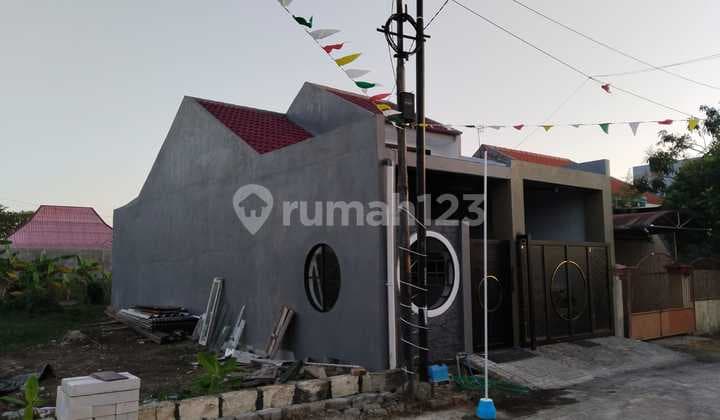 Price 300 Million, Ready-to-Occupy House for Sale. Fully Renovated, Bonus 2 Air Conditioners*Location: Mentari Bumi Sejahtera (MBS) Housing Complex, Candi, Sidoarjo*