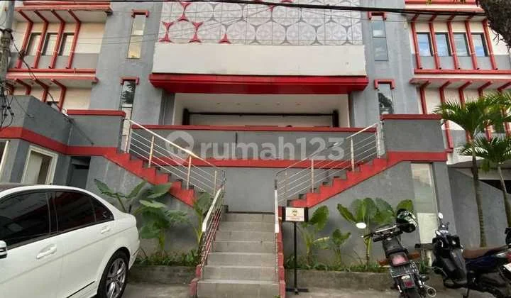 Bangunan Kantor Siap Pakai Lokasi Raya Ngagel Surabaya