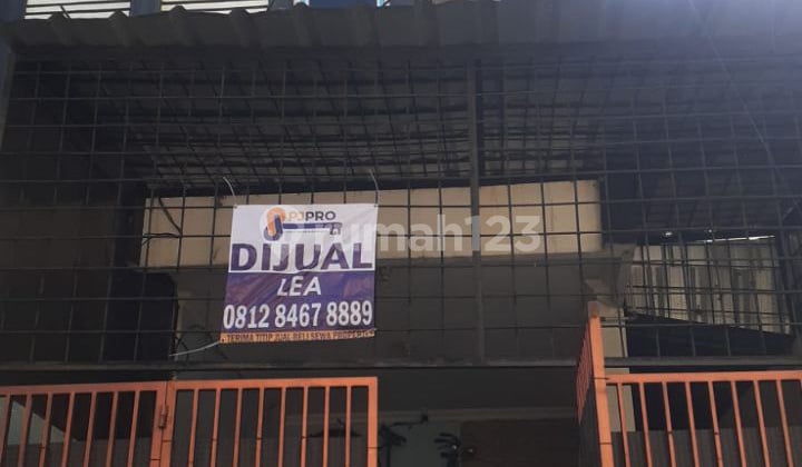 Rumah 3 Lantai Siap Huni, Jelambar, Semi Furnished