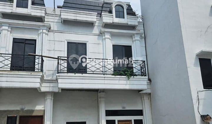 For Sale House on Danau Singkarak Street, Amal Alley, Singkarak Palace Complex-West Medan.
