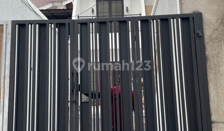 New 2-Story House on Jl Sasak Kebon Jeruk