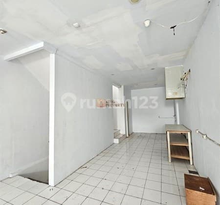 Seize Fast Strategic Location Near Muara Karang Pluit Market, High Profit 4-Story Shop House, Continuous Cash Flow