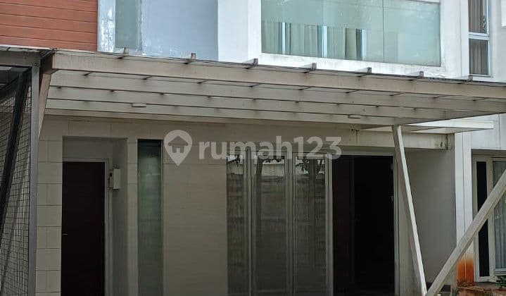 Rumah Eskslusif 2 Lantai SHM di Metland Puri