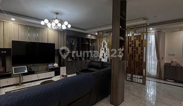 Rumah Besar Bagus SHM 2 Lantai di Puri Mansion Jakarta