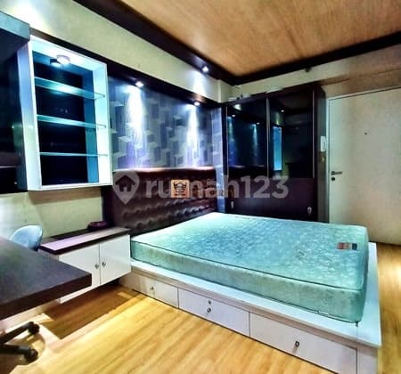 Dijual Apartemen Green Bay Pluit Greenbay Type Studio Like Hotel Luas 21m2 Kondisi Unit Furnished Sudah Dapat Ac, Kitchen , Lemari Baju, Tempat Tidur Queen Size, Tv Kabel (total 64 Channel Lokal Dan Internasional), Kulkas, Walpaper,lantai Full Parkit.towe