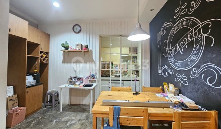 (Win) Ready-to-Occupy and Fully Renovated House in Green Lake