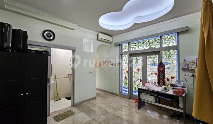 Dijual Rumah Tosiga Kebon Jeruk 2 Lantai Semi Furnish , Jakarta Barat