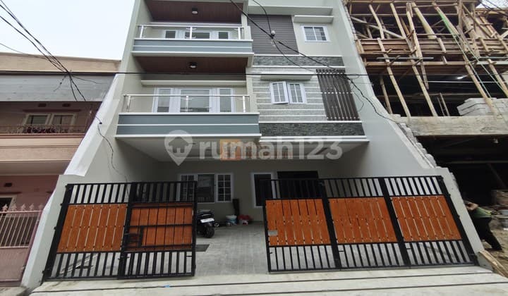 Rumah Dijual Mandala Barat Tomang 3,5 Lantai Modern Minimalis Tropical Bebas Banjir Siap Huni