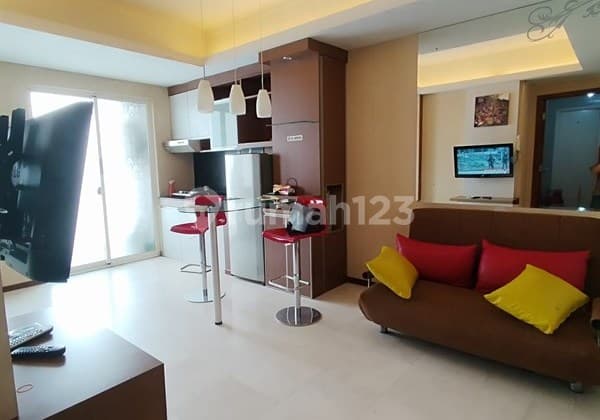 Disewakan 2Br Royal Mediterania Garden - Full Furnish, Dekat Central Park & Taman Anggrek, Fasilitas Kolam Renang & Kids Pool, Whirlpool, Sauna & Outdoor Playground, Jogging Track, Squash Court, Tennis Court & Gym