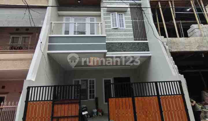 Modern Minimalist Tropical House Dijual Rumah 3,5 Lantai di Tomang Dekat Central Park Mall, Pasar Tomang Barat, Rs Sumber Waras, Universitas Trisakti, Dekat Pintu Tol