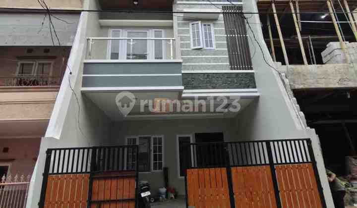 Modern Minimalist Tropical House Dijual Rumah 3,5 Lantai di Tomang Dekat Central Park Mall, Pasar Tomang Barat, Rs Sumber Waras, Universitas Trisakti, Dekat Pintu Tol