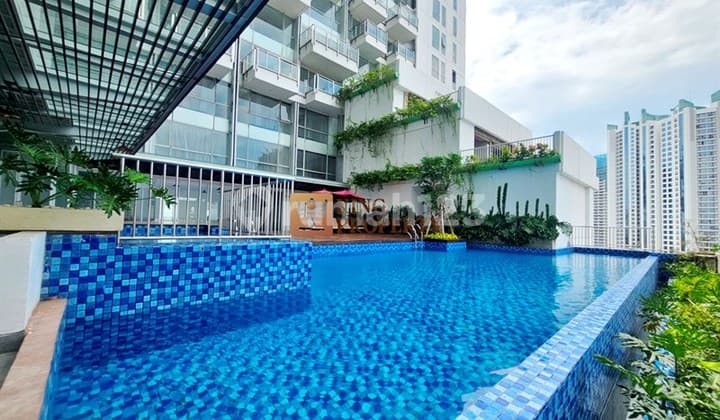 Dekat JIEXPO, 2 Kolam Renang (Sky Pool), 3 Lobby Eksklusif & Double Private Lift, Lahan Parkir (1:1), Sky Garden, Gym, Keamanan 24 Jam, Disewa 1BR Apartemen The Peak Royale Springhill Suites