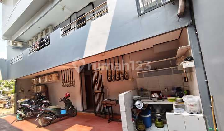 Kost Auto Cuan Dekat Kampus Mercu Buana, Pasar Meruya Ilir, Srengseng, Puri Indah Mall, Lippo Mall Puri, Rs Puri Indah, Rs Siloam Kebon Jeruk, Tol Jorr Meruya, Selalu Full Cocok untuk Investor Cerdas