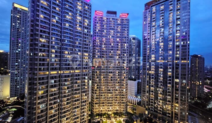 Selangkah ke Hublife Mall Taman Anggrek, Dijual 1BR 38m2 Taman Anggrek Residences Fasilitas Swimming Pool, Kick Boxing, Karaoke Room, Club House, Gym.