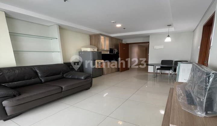 Cukup Jalan Kaki ke MRT Bundaran Hi dan Grand Indonesia, Disewakan 1Br Thamrin Residences Furnished Bagus, Fasilitas Pool, Gym, Jacuzzi, Gazebo, Garden.