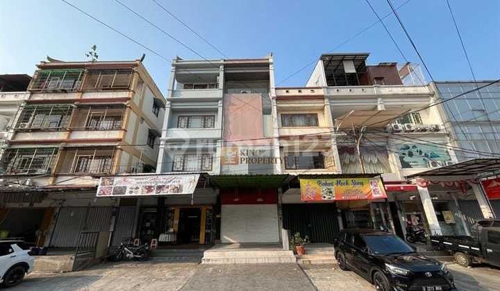 Unit Langka Strategis, Dijual 2 Ruko Muara Karang - Dekat Pasar Muara Karang, Sunmerry dan A&W, Akses Mudah ke PIK dan Pluit.