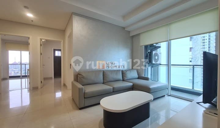 Brand New Furnished Interior Bagus! Disewakan 3BR 110m2 Condominium Grand Madison Jalan Kaki ke Central Park Mall Taman Anggrek dan Soho Capital.