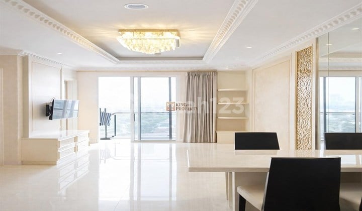 Cukup Jalan Kaki ke Mall Central Park Cp dan Taman Anggrek, Disewa Condominium 2Br Grand Madison Fully Furnished Elegant Bagus Siap Huni.
