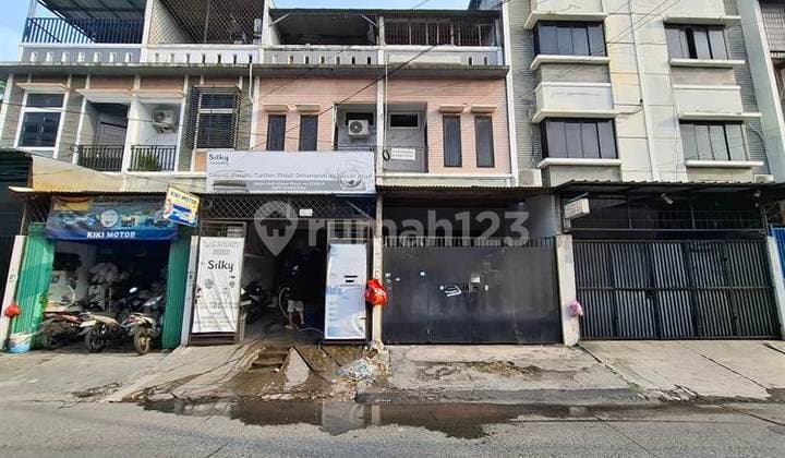 For Rent Minimum 2 Years - Indra Loka Raya Shophouse 3 Floors 180M2, Near Jelambar Market Police Complex, Mall Citraland Ciputra, Royal Taruma Hospital, Jelambar, West Jakarta